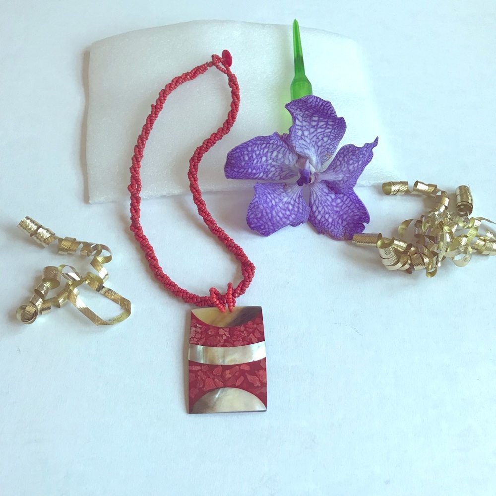 Natural red Statement necklace mother of pearl